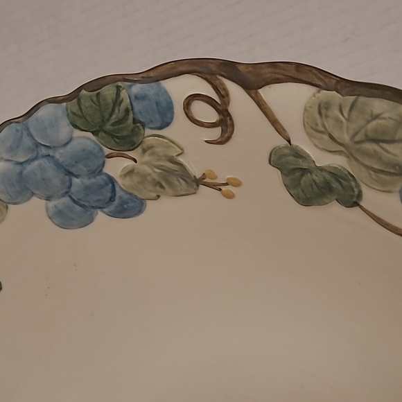Vintage Metlox Poppytrail Large Bowl with Blue Grapes - Picture 7 of 16